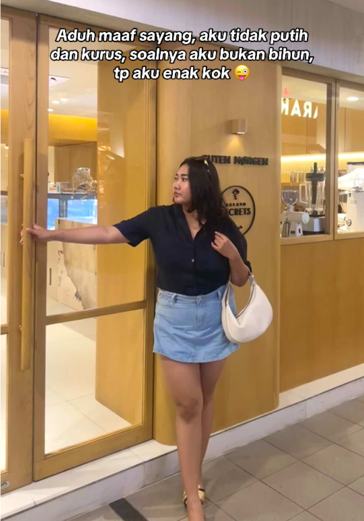 Enak orangnya kalau diajak dalam keadaan apapun di hidup ini, makanya kalau sudah sama aku, cukup sama aku saja ya, jgn lagi cari yg lain 😇😚