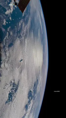 ISS see ohhh beautiful #ISS #space5600 #foryou #foryoupage #viraltiktok #viralvideo #whotofollow #100million #capcut #tiktok #moon #500k #zoom #space #sun #whattowhatch? #star #ISS #space5600 