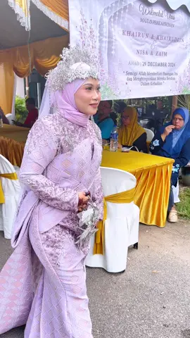 Haritu tengok adik berarak… sekarang turn kakak pula naik pelamin! Sebenarnya dua-dua sanding sama-sama je, tapi kita kasi spotlight sorang-sorang dulu hehe Alhamdulillah, semua puas hati—makeup, baju, pelamin semua tiptop! #AdraBridal #PengantinKakakAdik #SandingDuaSekali #DoubleRatuSehari #TeamAdra #BridalVibes #B#BridalServicesb#bridalmelakap#pelaminmelakab#butikpengantinmelakab#butikpengantinp#pelamincantikmelakaW#WeddingDayP#PengantinCantikK#KahwinImpianW#WeddingInspiration#B#BridalFashionB#BridalServicesP#PengantinBahagiaW#WeddingGoalsK#Kahwin2025B#BridalInspirationW#WeddingPlanningP#PengantinMalaysiaWeddingStyle