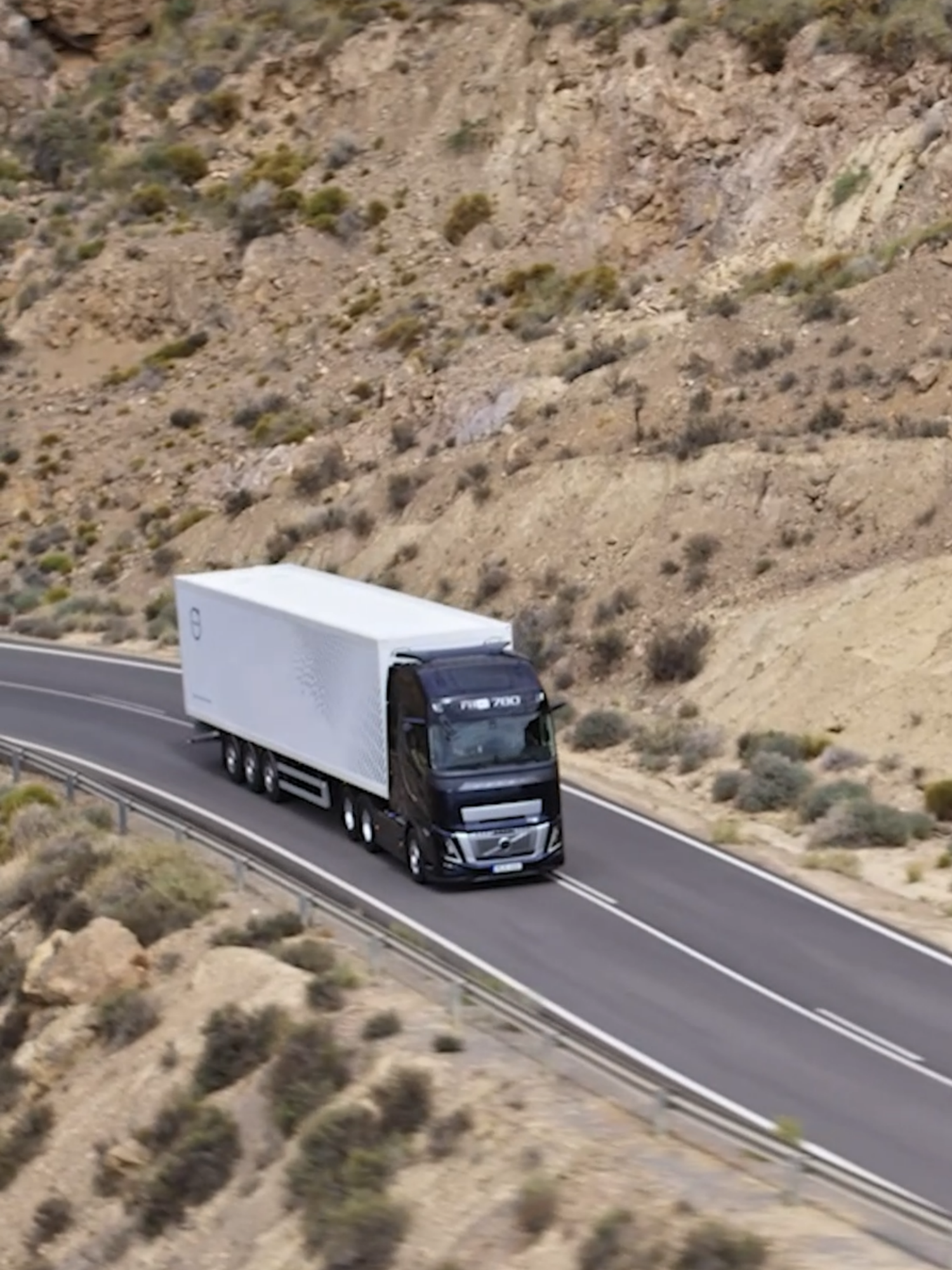 I camion Volvo alimentati gas 🌳 nascono per gestire lavori impegnativi e fornire potenza 💪, efficienza e affidabilità.  L'obiettivo è far crescere la vostra attività 🚀. Scopri di più sul nostro sito. #volvotrucks #volvotrucksitalia #volvoLNG #volvotrucksLNG #volvoFHLNG