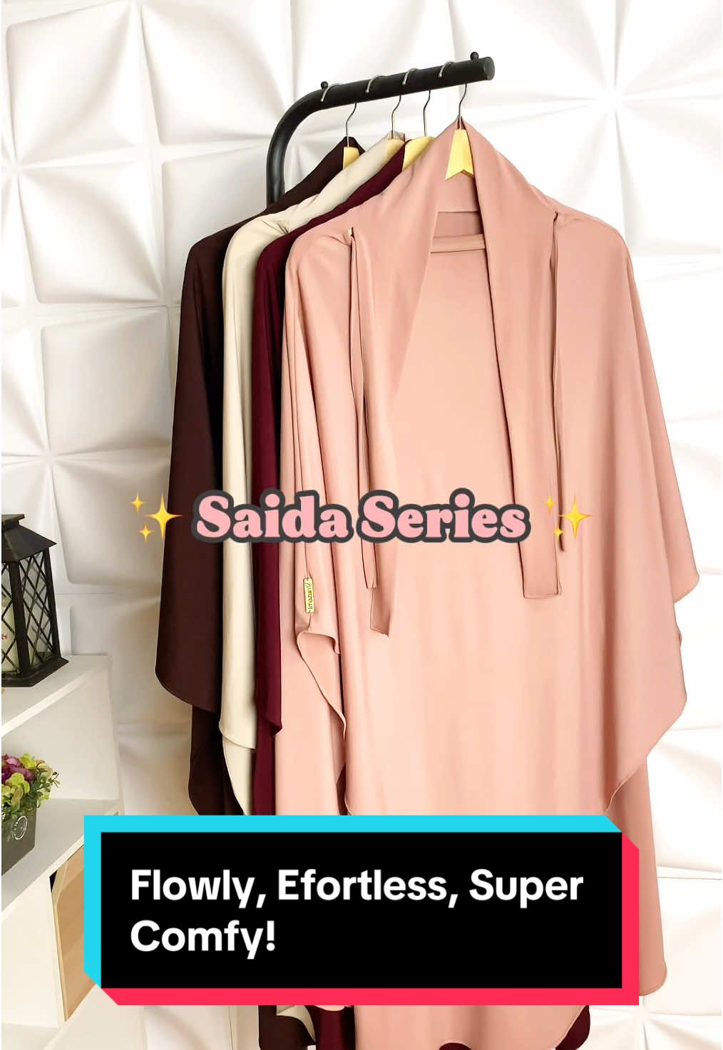 Flowly, effortless, dan super comfy!  Abaya dan french khimar yang nyaman di hati = percaya diri sepanjang hari 💕  #fyp #khimar #khimarsyari #abaya #abayastyle 
