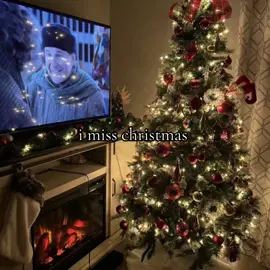 i miss christmas  #christmas #christmastiktok #christmascountdown #christmasvibes #christmaseve #christmas2025 #christmassong #december #winter 