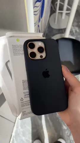 Midnight Black 🖤 MagSafe #silicone #iphonecase #iphone16 #iphone15 #iphone16series #phonecase #phonecasebusiness #tiktokmademebuyit #case #fyp #foryou #foryourpage