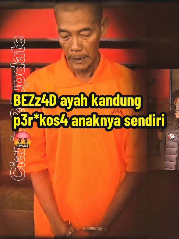 Satreskim Polres Cianjur berhasil mengam*ankan seorang pria berinisial N, yang did*uga melakukan tin*dak pida*na perse*tu*buhan terhadap anak kandungnya sendiri. AKP Tono menjelaskan, pengun*gkapan ka*sus ini bermula dari laporan polisi tertanggal 6 April 2025, yang dibuat oleh kakak kor*ban berinisial N. Dalam laporannya, N menyampaikan bahwa adiknya yang masih di bawah umur, berinisial S (15), telah menjadi kor*ban pers*etub*uhan yang didu*ga dilakukan oleh ayah kandung mereka sendiri yang berinisial N, sebanyak lebih dari satu kali. Menurut hasil penyelidikan, peristiwa pertama terjadi pada September 2024, sekitar pukul 00.00 WIB, di kediaman ters*an*gka di Kampung Pasir Kunci, Desa Nanggalamekar, Kecamatan Ciranjang, Kabupaten Cianjur. Tin*dakan tersebut didu*ga dilakukan secara berulang pada waktu dan tempat yang serupa, yaitu saat anggota keluarga lainnya sedang tertidur lelap. “Pe**laku memanfaatkan situasi malam hari dan kondisi rumah yang sudah sepi untuk melakukan ak**sinya. Ia bahkan sempat meng*an**cam kor**ban dengan tidak akan memberikan handphone yang dibutuhkan kor**ban untuk keperluan sekolah jika tidak menuruti kemauannya,” jelas AKP Tono. Kas**us ini semakin mempr*ihati*nkan ketika pada bulan Januari 2025, tersa**ngka juga did**uga meminta kor*ban untuk menemaninya menonton video p*or**no dan melakukan tindakan tidak seno**noh lainnya. Di bulan Maret 2025, ko*rb*an kembali mengalami percobaan pemaks*aan dari pel**aku. Karena menolak, korb**an mendapat perl*akuan kas**ar hingga mengalami lu**ka cak*aran di bagian punggung. Puncaknya, pada 4 April 2025, saat tersa**ngka kembali mencoba mengulangi perbuatannya, namun berhasil dicegah oleh kakak-kakak kor**ban yang berjaga didepan kamar kor*ban. #polri #polripresisi #polrescianjur #beritaviral #fyp #tiktkok #videoviral #cianjurviral #cianjur24update 