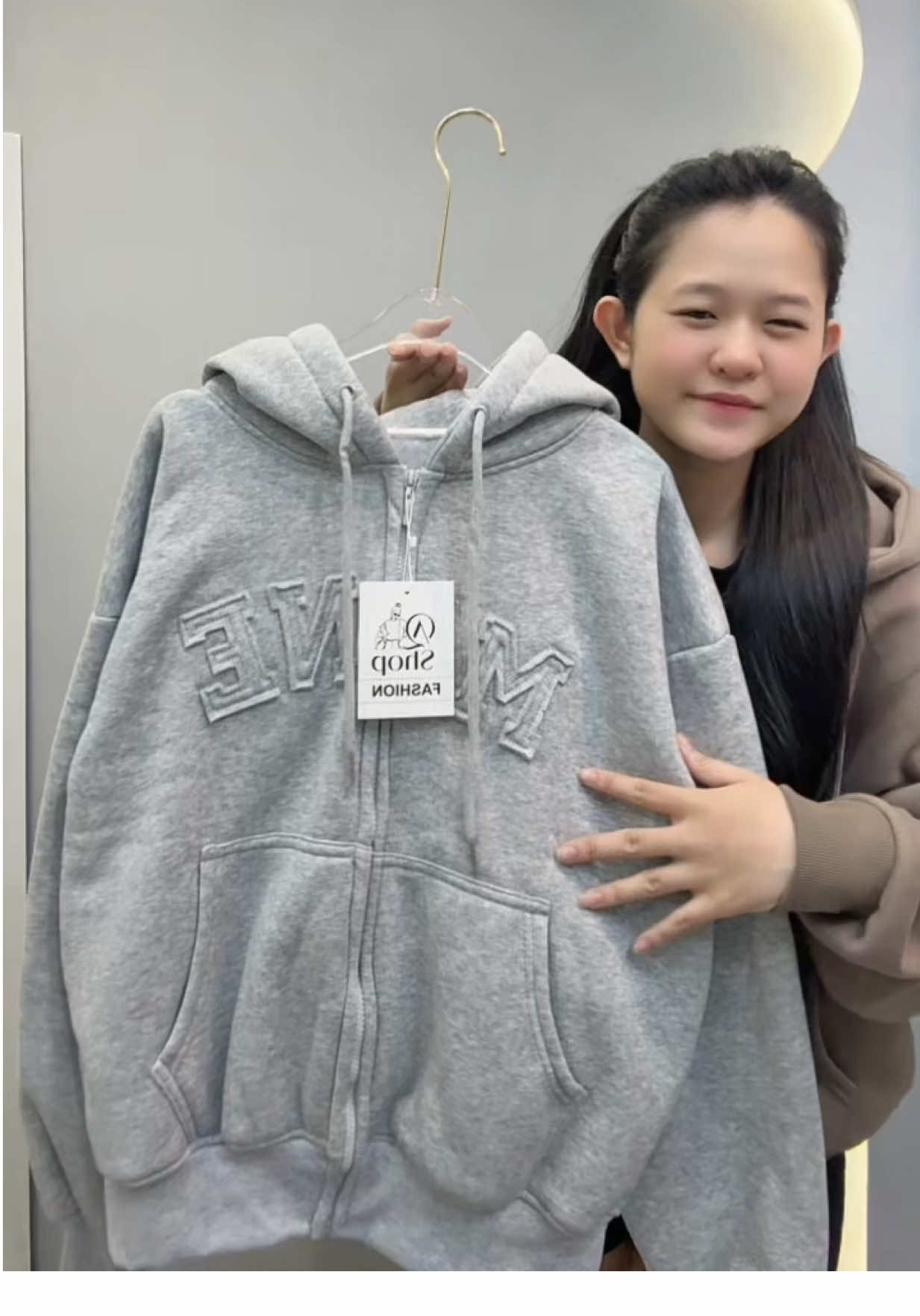 Một em áo mua về chỉ có mê mấy người đẹp nhà em #Outfit #aokhoacdong #aokhoac4tui #aokhoacnibong #aokhoac #aokhoacchongnang #aokhoacgiare #aokhoacformrong #aothunformrong #aokhoacniday #aokhoacdong #aokhoacnibong #tiktok 