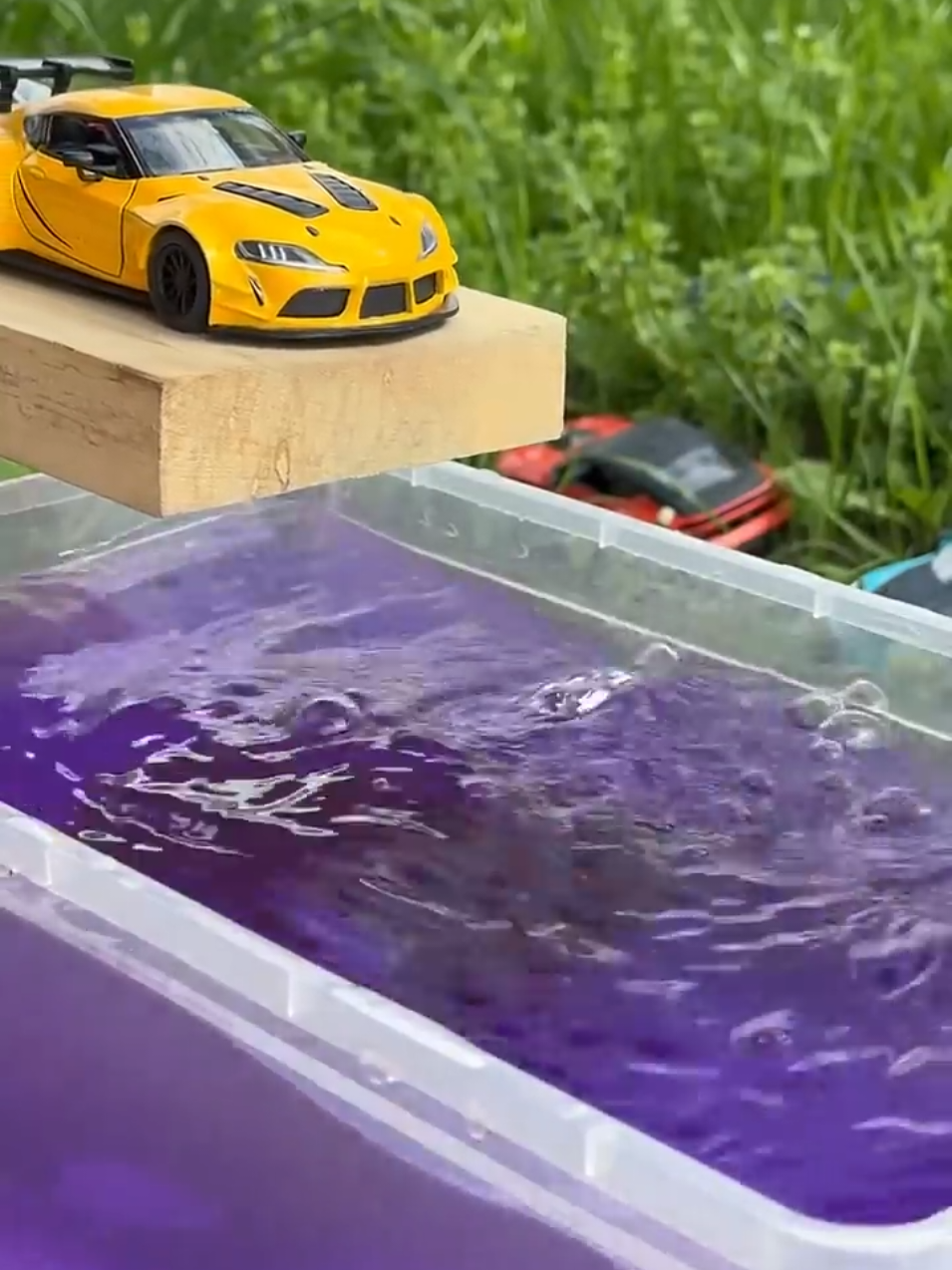Sopirnya buat Sim dimana? Detik - Detik mobil balap nyemplung danau #fyp #tiktok #kids #play #car 