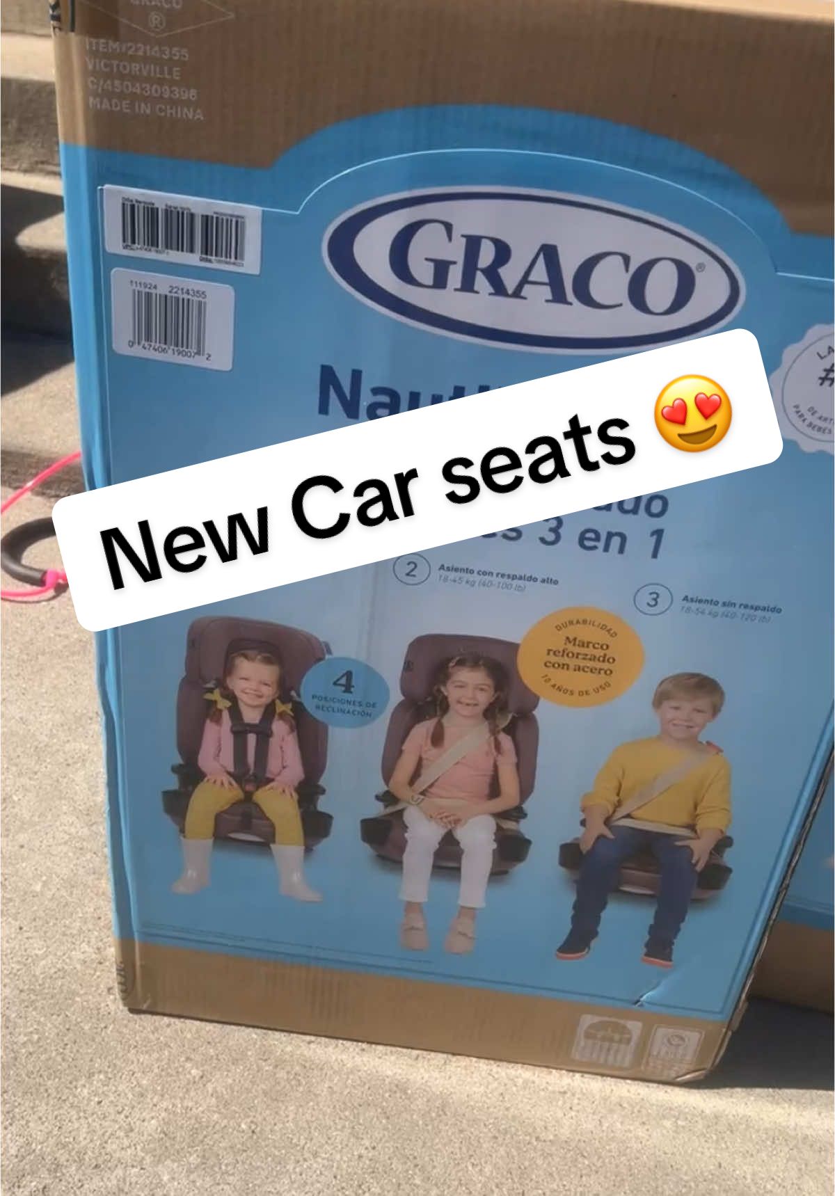 Out with the old in with the new 🤩 Thanks pap for upgrading the car seats the kids love them 😍 #new #newcarseats #fyp #outwiththeoldinwiththenew #bigkids #safetyfirst #mommasbabies 