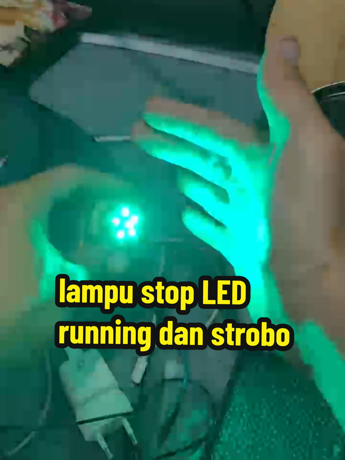 lampu stop LED 2 mode running Dan strobo berkedip #lampumotor #lampuvariasimotor #lamputerang #lampustop #lampu #led #lampuvariasi #lampumobil #lampustopled 
