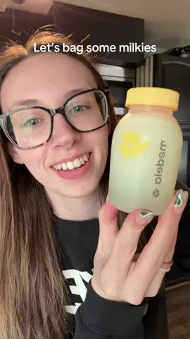 Love being my daughter’s personal cow 🤣😳 #breastfeedingjourney #breastfeedingtok #girlmom #sahmlife #breastmilk #bagmilkwithme #momtok 