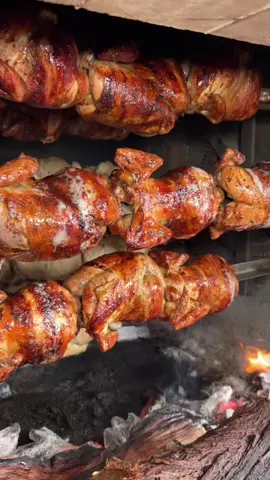 Ven a disfrutar del mejor pollo a la brasa que podrás probar 😮‍💨🍗 Visítanos en Tinajas Chicken & Grill o pide también por nuestra web 💻 #polloalabrasa #pollo #pollito #comidaperuana #peru #lima 