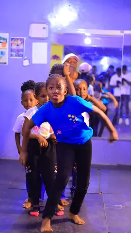 #thestarkids #yeayeaback1 #dance #dancechallenge #2025 #fyp 