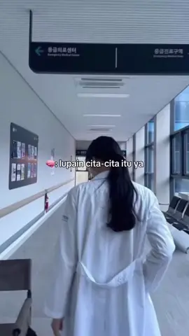 Tidak semua keinginan kita, kita dapatkan tapi apa yang kita sandang sekarang itu yang terbaik untuk kita💫 . . #pyf #pyfツ #gelar #doctor #bersyukur 