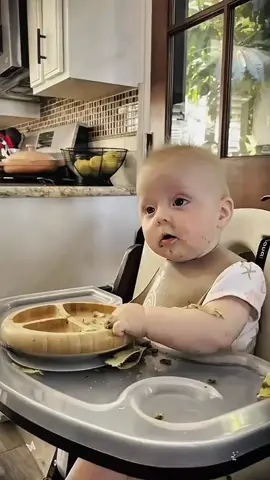 Babies funny 😂😂 #babies #tiktok #tiktokviral #viralmyvideo #trending #foryou #foryoupage #cutebaby #funnyvideos #fypシ #france #cutebaby #tiktokfrance #tiktokindia #trending #viral #lovebaby #socute #tiktokfunny #tiktokviral #sofunny #kids #kidsfunny #unitedstates #netflix #america #usa 