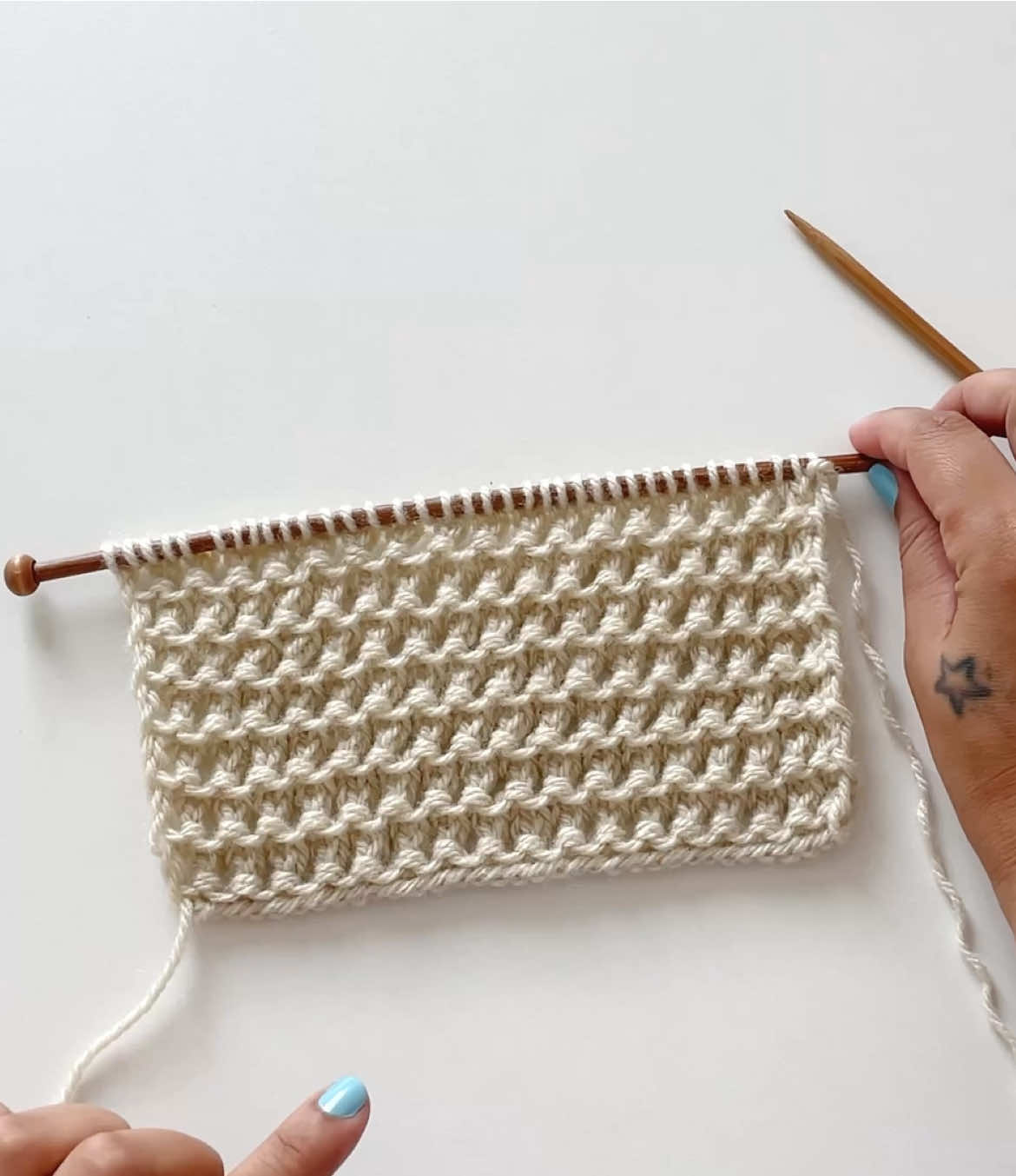 Passo a passo completo de ponto de tricô! 🧶  Vem aprender comigo 💜 #trico #tricot #crochet #feitoamao #tricotar #pontodetrico