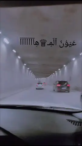 ،