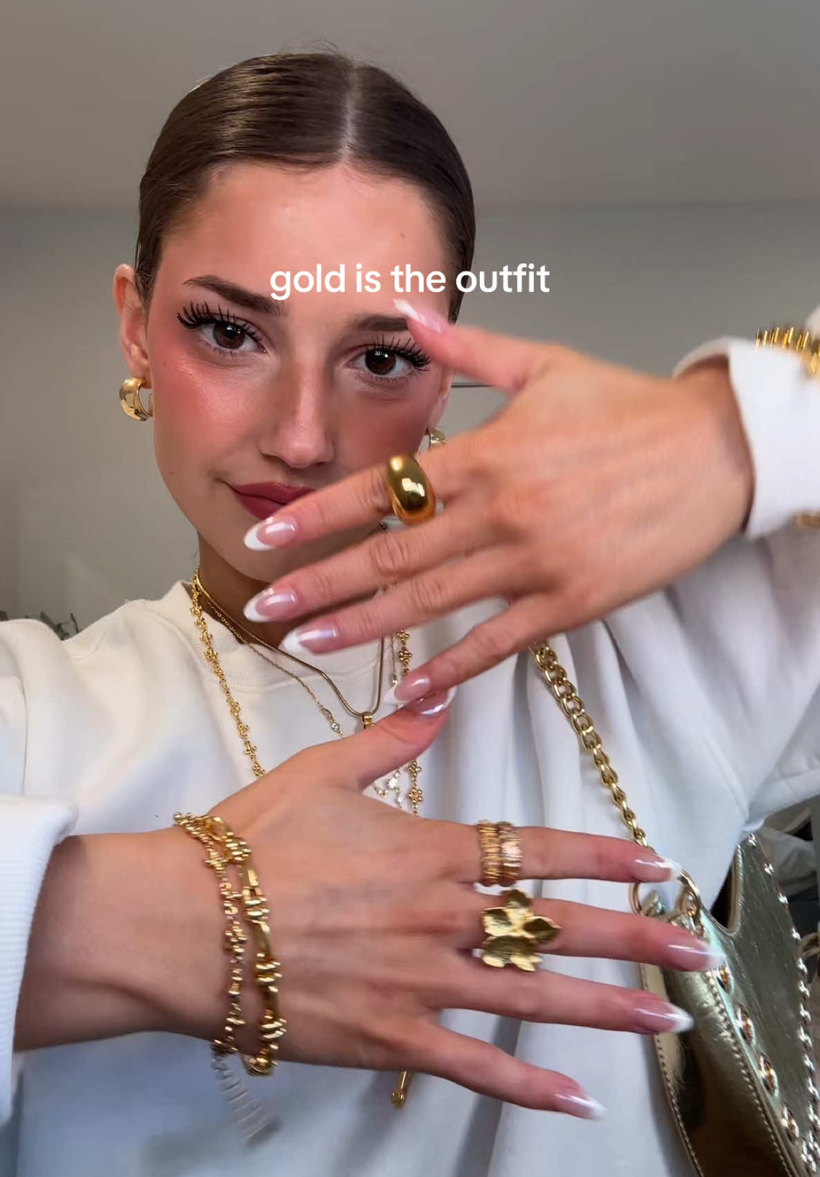can you tell i love gold ☺️🌟 #jewelry #goldgirl #fashion #springfits 