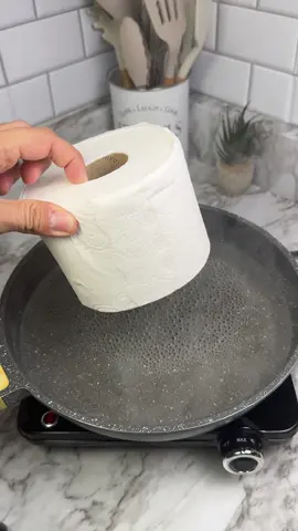 Just throw toilet paper into boiling water and you'll be amazed. #airfreshener #LifeHack #homehacks