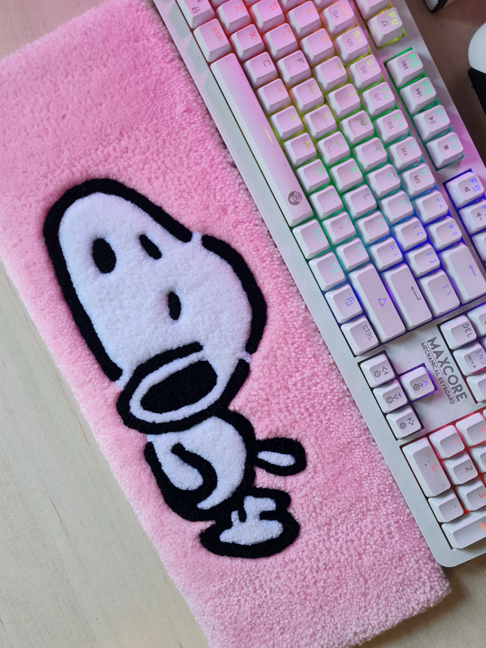 ASMR Snoopy Keyboard Rug 🤍⌨️ Cotiza al Dm 💌 #asmr #asmrsounds #tufting #handmaderugs #alfombras #decor #setup #snoopy 