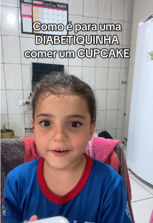 COMO É PARA UMA DIABETIQUINHA COMER UM CUPCAKE . . . . #diabetes #diabetestipo1 #cupcake #rotina 