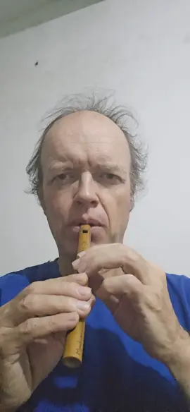 Seconde improvisation de ce soir à la flûte sopranino en bambou de Madagascar. #improvisation #flute #sopranino #bamboo #bambou #rjbp #madagascar #sylvaindurif #sylvainpierredurif #legrandmonarque #thegreatmonarch #king #roi #pope #pape #messie #messiah #toubabdialaw #senegal 