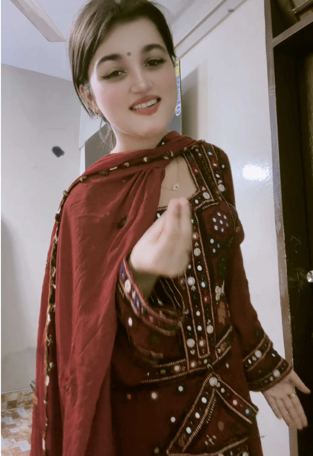 😭#wardakhanofficial5#fypage #trendingvideo #pakhtunsadsong #vairalvideo 