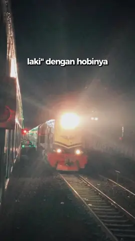 Hanya fotografer & videografer, kehabisan vidio maaf ya gusy😭🙏 . . . . . . . . #lokomotifindonesia  #stasiunbandung  #lewatberanda  #fyppppppppppppppppppppppp  #fypシ゚viral  #fyp 