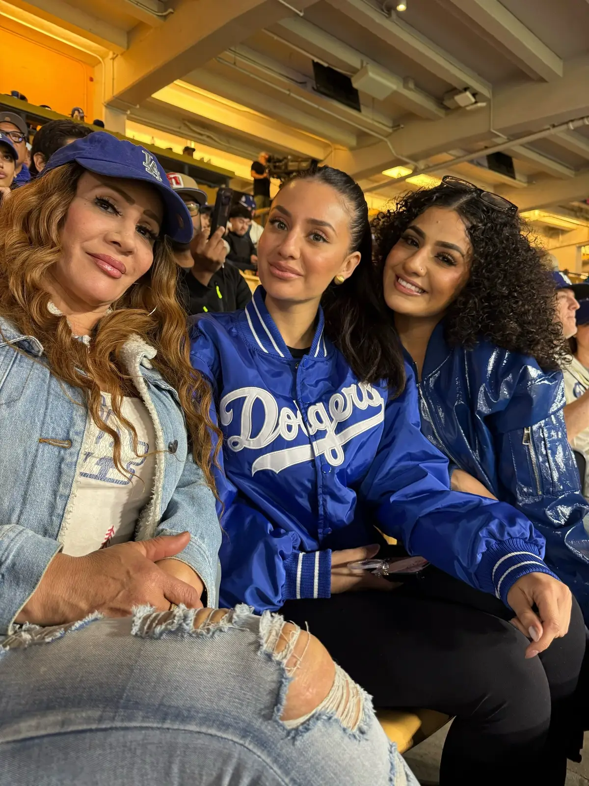 Game day with the girls 🧢⚾️🫶🏽 #engagement #explorepage #fyp #explore #foryoupage #viral #jrichofficial__ #bringthemout #familyovereverything #girlsgirl #teamwork #wheresmygirlsat #runthisup #engage 