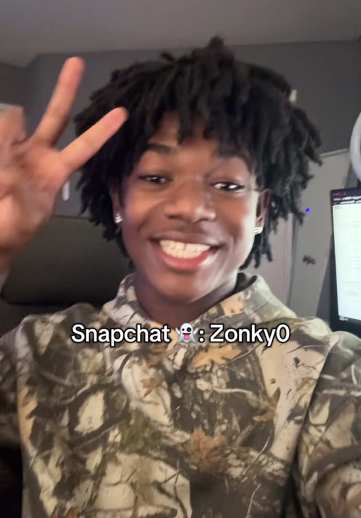 Is it that hard to mind your business 😭 #storytime #school #zonky 