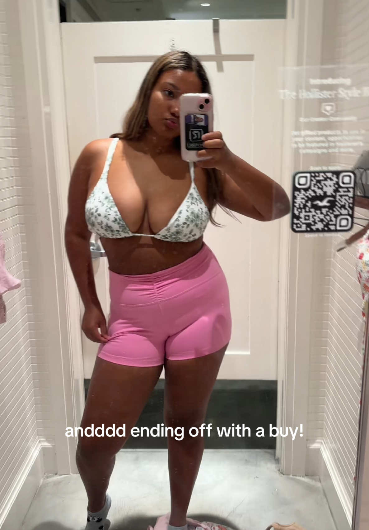 @hollister never misses!!! 🩵 #buyorbye #shopping #OOTD #hollister @Daily Outfits #viral #outfits 