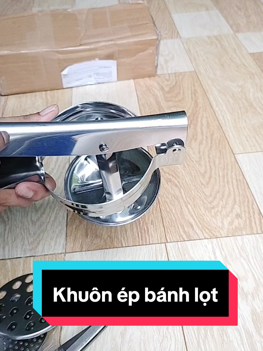Trả lời @phuongtran5419  Muốn ép bánh lọt chọn khuôn này cho dễ làm  nhé chị. #ngocmy_cau3ty #xuhuong #food #cooking @Ngọc My_Cậu3Tỷ  #muataitiktok #100kviews 