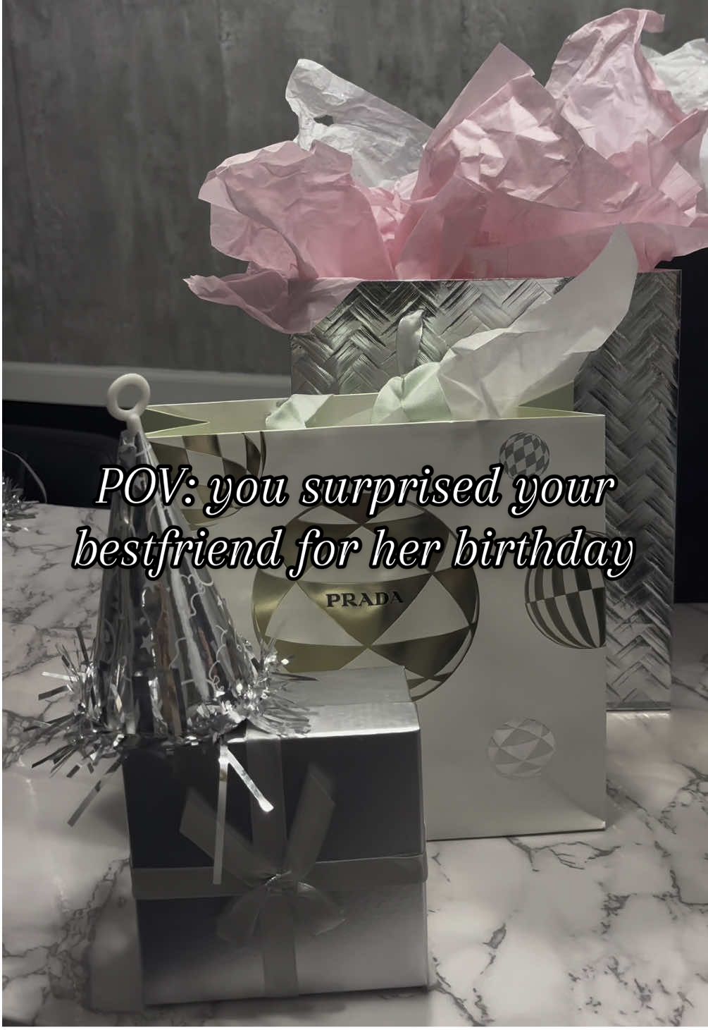 Happy birthday to my bestfriend 🫶🏻🥰 @Veroforeign  comment if you wanna see a video of her opening her gifts😜 