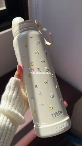 stay hydrated everyone 🤍✨ #tumbler #aesthetictumblr #tumblr #tumblraesthetic #insulatedtumbler #vacuuminsulatedtumbler #whitetumbler #tyeso #tyesotumbler #tumblersoftiktok #tumblers #aesthetictumbler #trending #fyp 