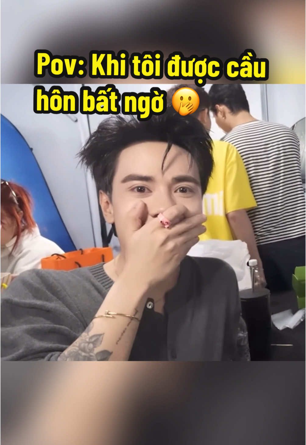 Biểu cảm khi được cầu hôn bất ngờ 😂 #QuangHungMasterD #Muzik 