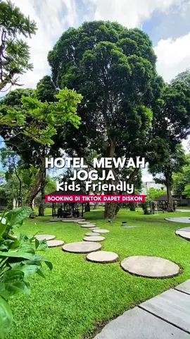 Hotel mewah dengan fasilitas yang super lengkap untuk anak anak jadi salah satu hotel rekomendasi yang cocok banget saat liburan keluarga di yogya, punya fasilitas kolam renang anak dan dewasa serta fasilitas outdoor dan indoor playground yang jadi satu pilihan tepat kalo liburan di yogya nginepnya di sini 🥰✨ Apalagi skrg udh bisa booking di TikTok ❤️✨ #JelajahHepi #Hotelyogya #royalambarrukmohotel #kidsfriendly #staycation #hotelbintang5 