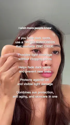 For anyone with sensitive, acne-prone, or reactive skin, Titanium Oxide will be your go to ingredient and Barefaced Sunkissed Tinted Sunscreen has it! Kahit wala siyang Zinc Oxide nilagyan nila ng Iron Oxide that shields skin from visible light (especially blue light from screens), which can trigger or worsen dark spots and melasma 😮‍💨 Trust me, pips! Tinted sunscreen will be your best friend if you have acne, scars, hyperpigmentation, or want anti-aging protection 🙆🏻‍♀️ #tintedsunscreen #sunscreen #sunscreenreview #sunscreenviral #barefaced #BeautyTok #beautyph 