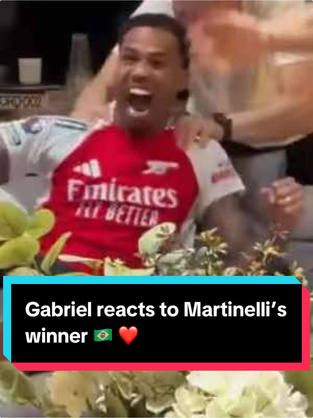 Injured #Gabriel reacting to #Martinelli’s winner against Real Madrid last night ❤️ #Arsenal #UCL #COYG (via luizseveroo/IG) 