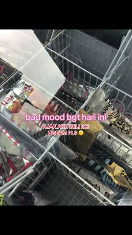 lope ice cream . . .ib:lewat branda #fypシ゚ #fyp #katakata #viral #icecream #foryoupage 