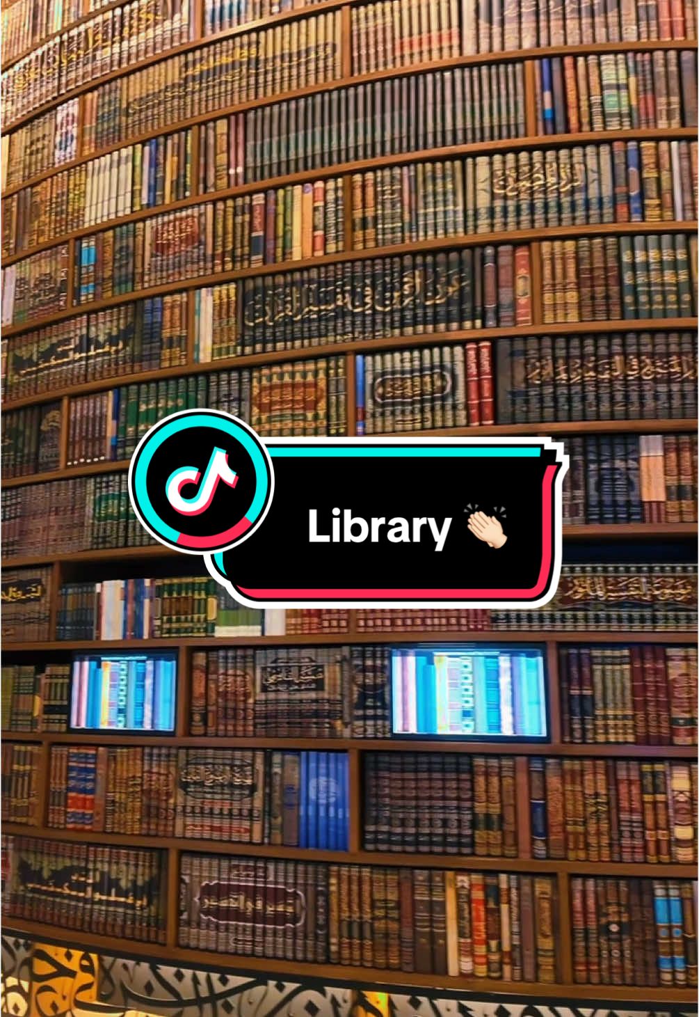 Perpustakaan Besar!!!! Tersimpan lebih dari 10k kitab berkaitan Al-Quran 😳🥰.  #museumwahyu #museumwahyumakkah #jalanjalan #saudiarabia🇸🇦 #bakkah #makkah #nursetiktok #expatlife #createyourownhappiness #ksa #saudia 