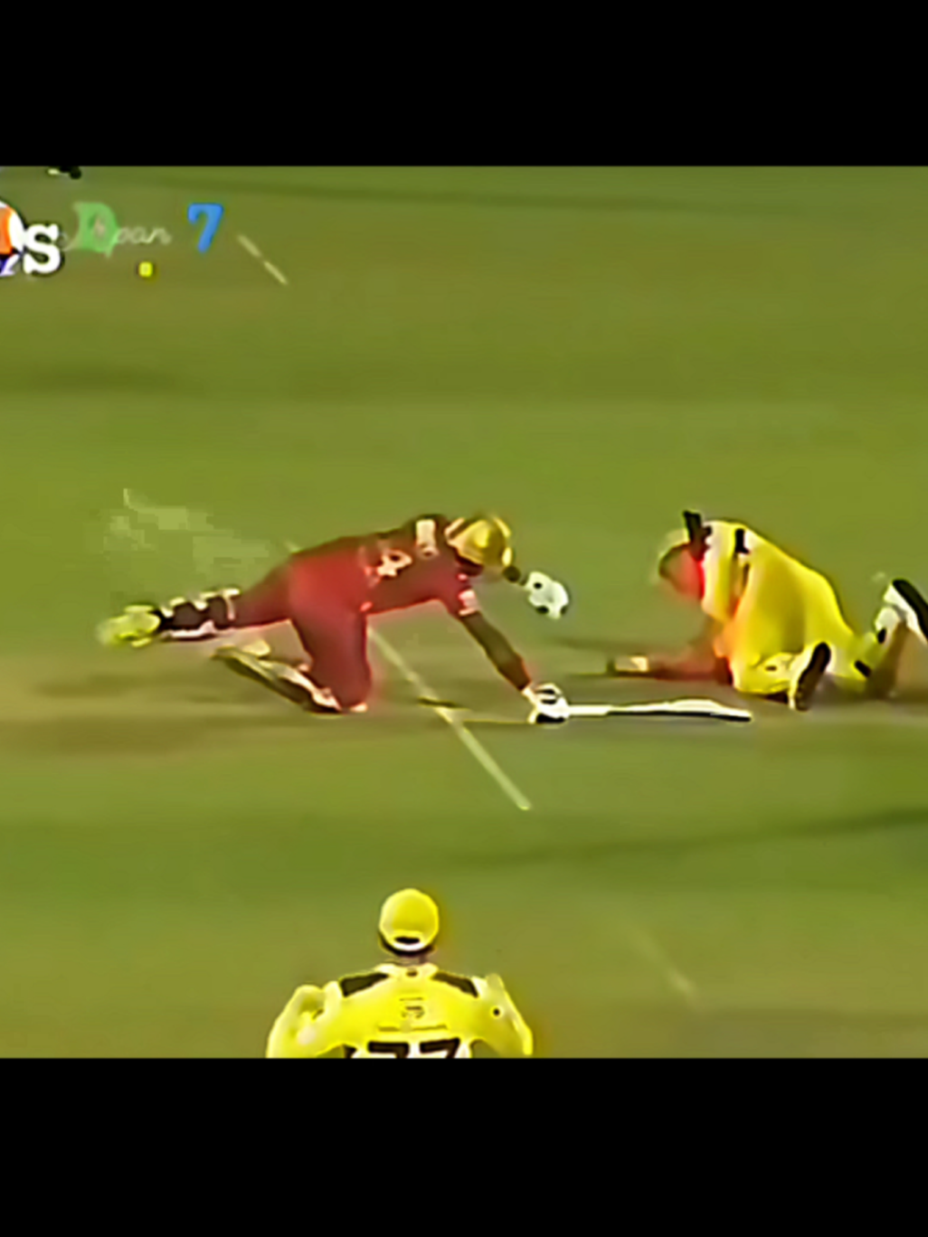The world fastest Stump 🤯 Power of MS Dhoni 😳😱 #unbelivable #trending #videos #fastest #stump #cricket #history #msdhoni #world #number1 #wicked #keeper #msdhoni #foruyou #foryoupage 