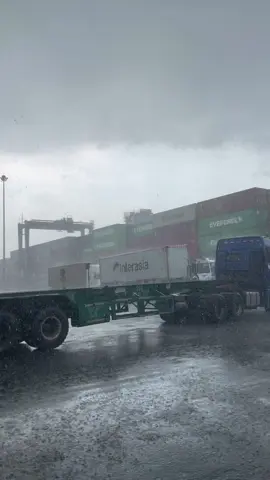 Nếu mình không đi làm, thì đâu biết chuyện gì xảy ra #logistics #xuatnhapkhau #tuelogistics 