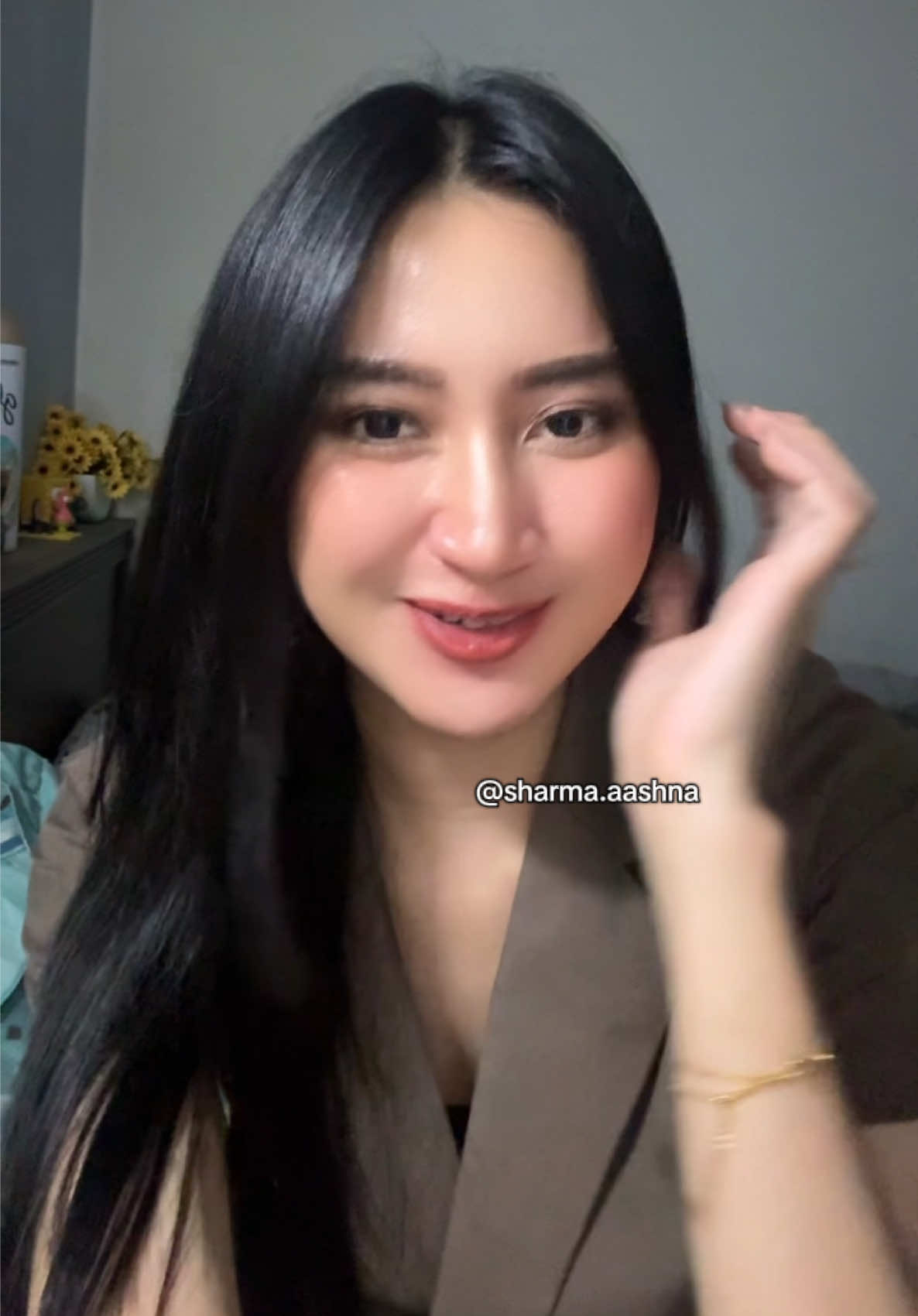 Kita berdua memang beda umur, tapi boleh toh…