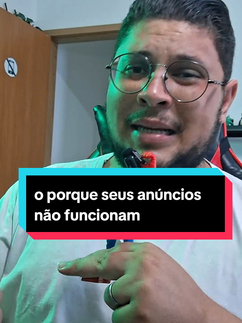 Você sabia que CTR baixo é sinal de criativo ruim? E que CPC alto significa que sua chamada pra ação tá fraca? Pois é… Tem gente achando que o problema é o algoritmo, quando na real é o anúncio que não convence NINGUÉM a clicar. Quer parar de gastar à toa? ➡️ Melhora a copy ➡️ Testa criativo ➡️ E faz o público pensar: “PRECISO disso agora!” Meu treinamento completo tá por só R$6. Sim, seis reais. E com direito a mentoria em grupo. Link na bio. Corre antes que eu me arrependa.