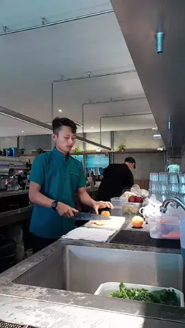 Yang penting prepare an kelar ga sih. #barista #baristalife #baristadaily #masukberanda #viral #trending #fyp 