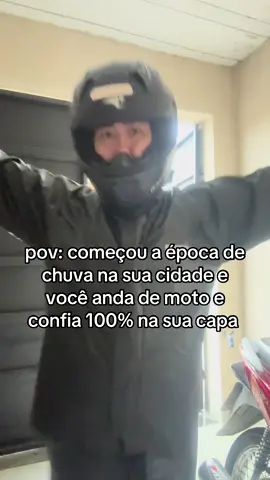 Pela minha capa de chuva eu dou a minha vida #chuva #moto #motobiz #motoqueira #chuva #fyp 