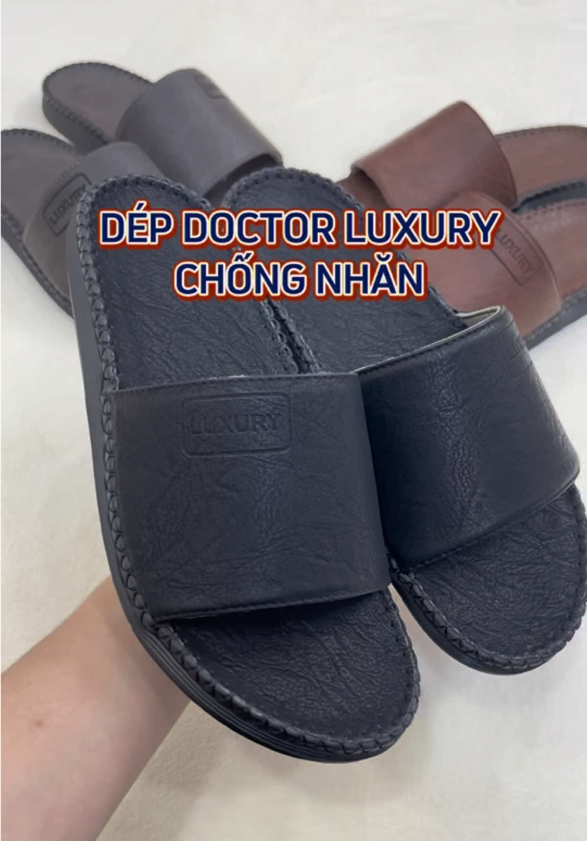 Dép doctor quốc dân đây ạ. Quai da êm mềm chống nhăn, đế khâu tay chắc chắn siêu bền các anh yên tâm sử dụng ạ 💞 #dep #depda #depdanam #depdacaocap #depdanamcaocap #giaydep #giaydeppn 