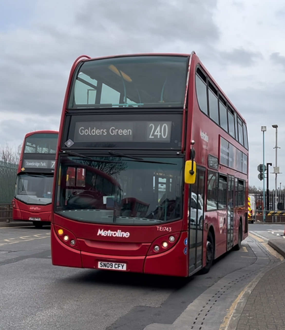 TE1743 (SN09 CFY) seen at Edgware starting on the Route 240 for Golders Green. #fyp #viral #xyzcba #londonbus #buses #london #bus #2025 