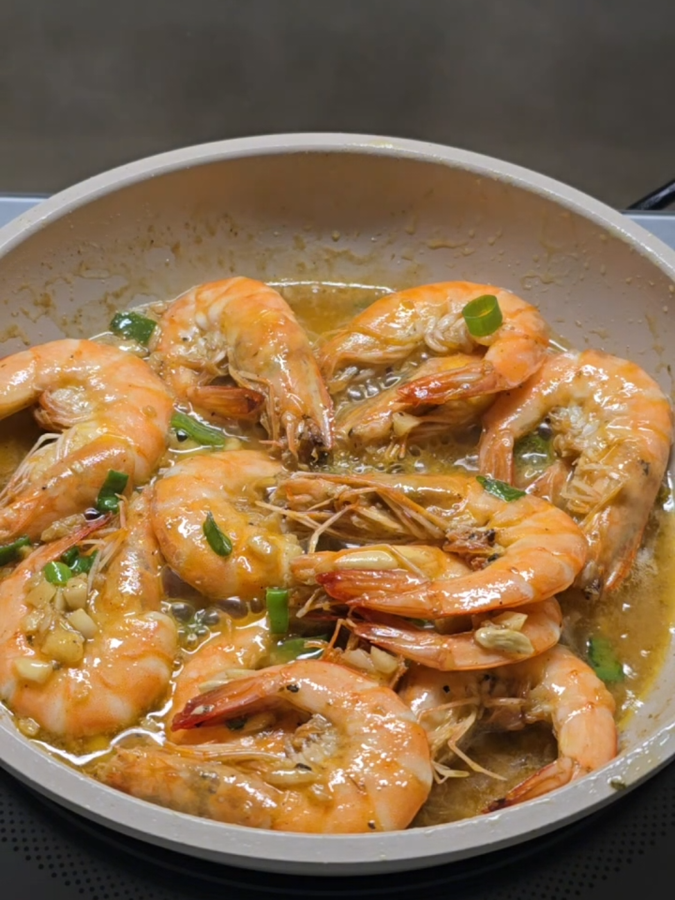 BUTTERED GARLIC SHRIMP ♡ #ulam #ulamideas #fyp #cookingtiktok #fypage #shrimp #shrimptok #shrimps #buttered #butteredgarlicshrimp #butteredgarlic #butteredshrimp #shrimprecipe #shrimprecipes #shrimpeasy #cookingathometiktoktv #foryoupageofficiall #zyx #zyxbca #hipon #hiponrecipe 
