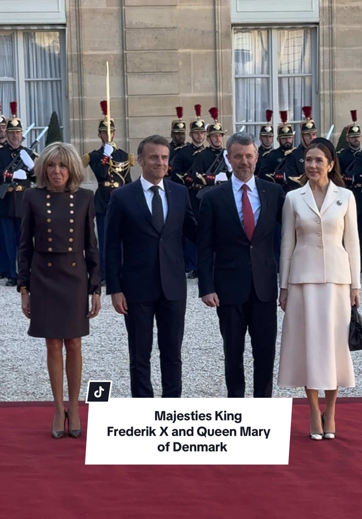 President Emmanuel Macron and his wife Brigitte Macron received Their Majesties King Frederik X and Queen Mary of Denmark on the occasion of a state visit to France from Monday, March 31 to Wednesday, April 2, 2025. This first state visit by a Danish sovereign since 1978 follows the visit made by the Head of State and Brigitte Macron to Denmark on August 28 and 29, 2018. . . #france #france🇫🇷 #francetiktok🇫🇷 #francetiktok #paris #paristiktok🇫🇷🌍 #president #presidentdelarepublique #elysee #palaiselysee #presidence #emmanuelmacron #macron #macronemmanuel #unioneuropea #eu #europe #danmark #danmark🇩🇰 #danemark #🇩🇰 #danmark #danmarktiktok #kingfrederikofdenmark #kingfrederikx 