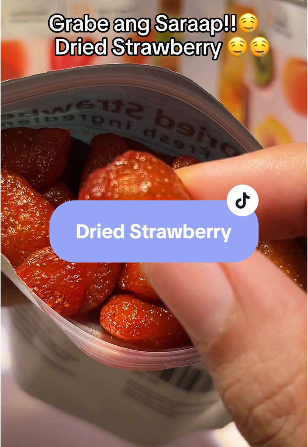 Sarap balik balikan nitong dried strawberry #driedstrawberry #driedfruits #snacks #cravings #mixeddriedfruits 