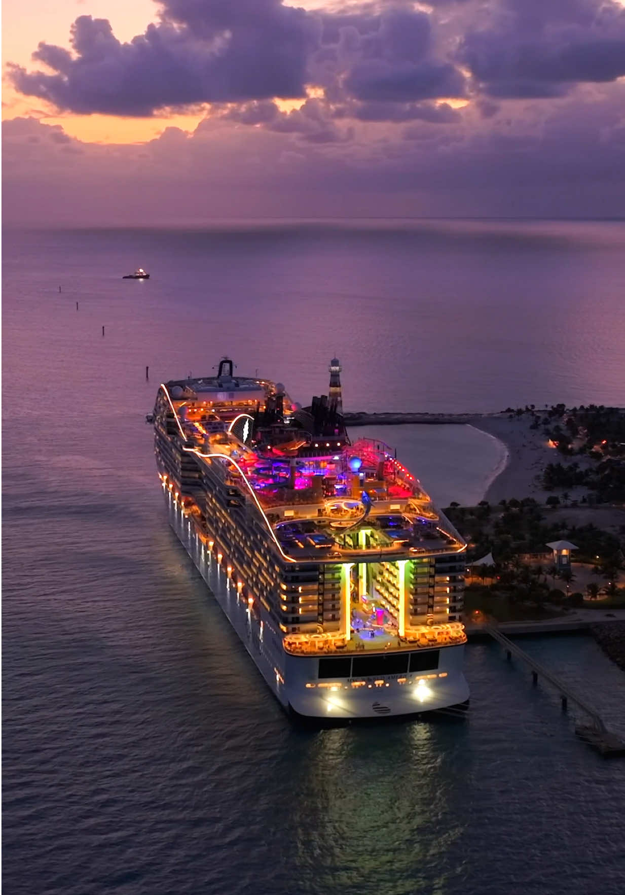 Outshining the stars ✨ #MSCWorldAmerica @MSC Cruises US  #MSCPartner 